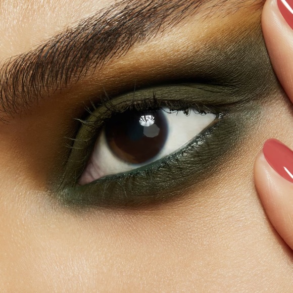 LAST ONE! “Mo’ Money Mo’ Problems” Pro Palette Shadow MAC - Picture 1 of 5